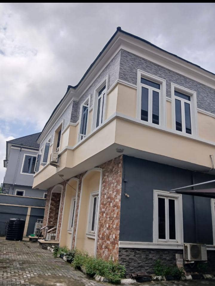 S-Direct Selling: Luxury 5-Bedroom Fully Detached House with BQ in Chevy View Estate, Lekki